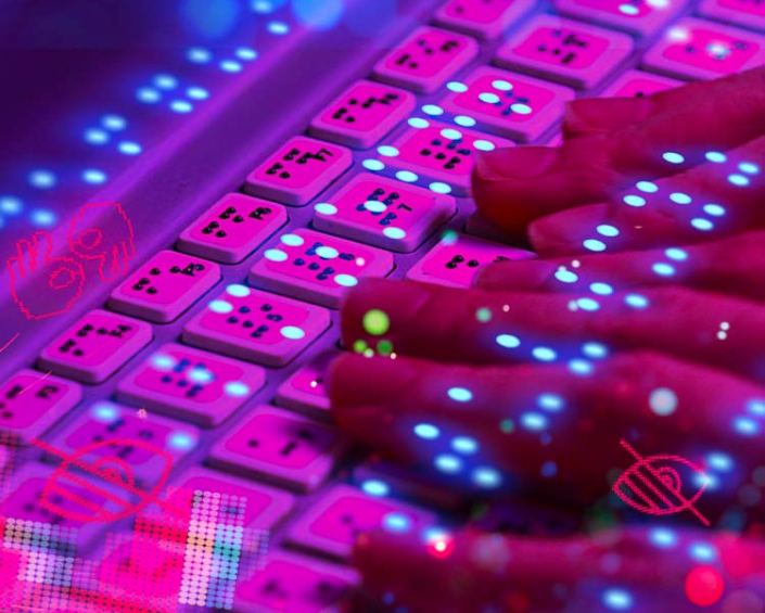 Werbeagentur Frese & Wolff, Foto einer Tastatur für Blinde mit Händen, die die Tastatur bedienen